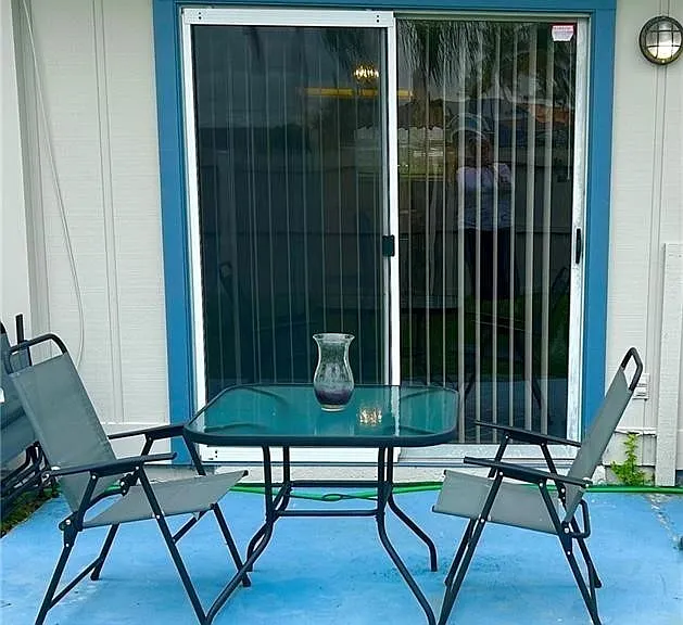 1005 SW 48th Ter #7 — Photo 16