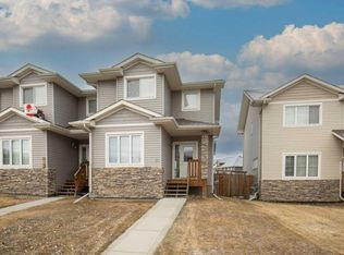 25 W Ross Close, Sylvan Lake, AB T4S0K4