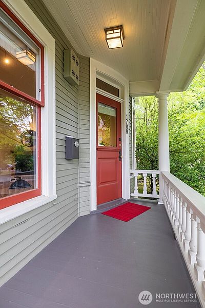 4th image of 1709 E Republican Street #6
