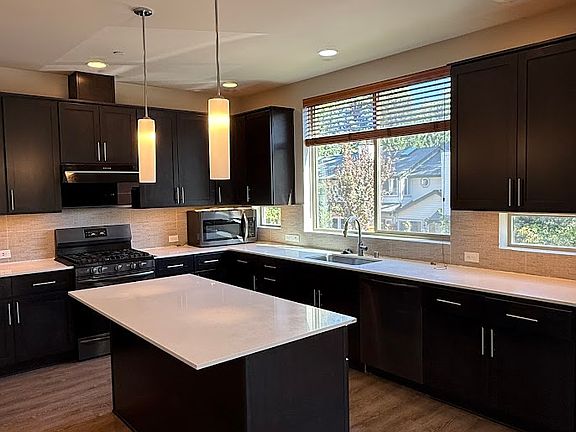 5th image of 6837 NE 170th St Unit 104