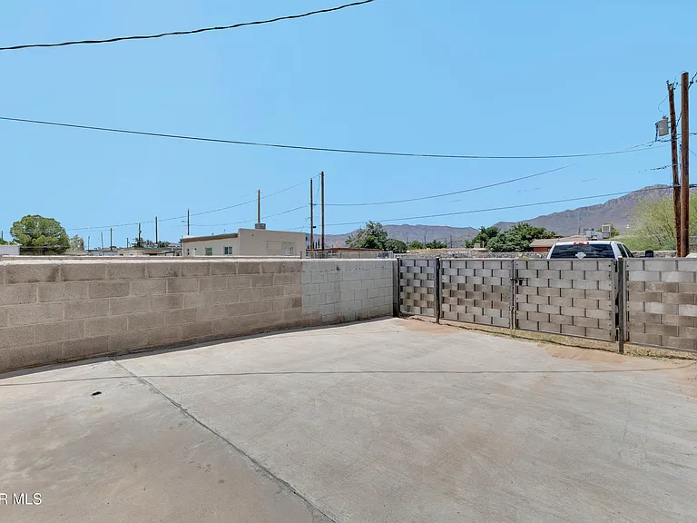 8931 Robert Dr #EL — Photo 40