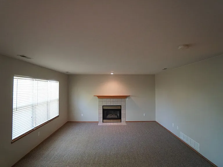 1072 Scarlet Oak Dr — Photo 11