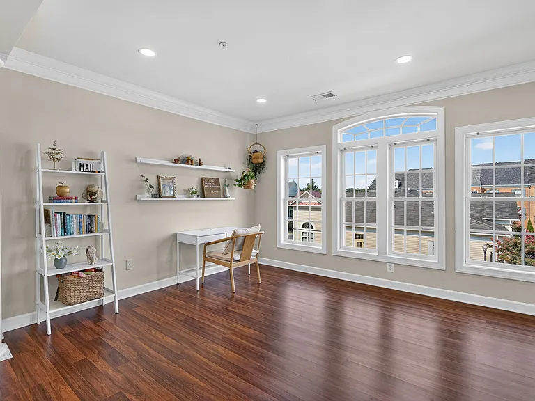 630 Pelican Ave #1 — Photo 4