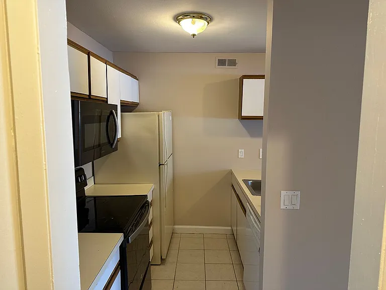 8729 Candlewood Trl — Photo 15