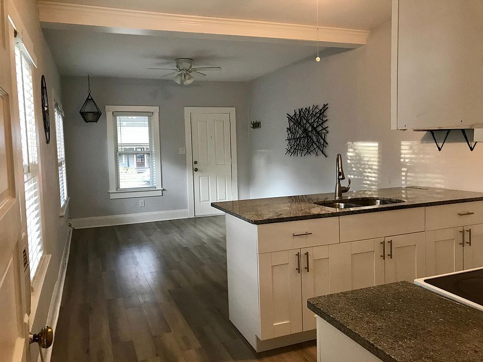 1st image of 117 E Lambright St
