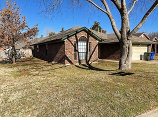 3916 Goshawk Cir, Norman, OK 73072