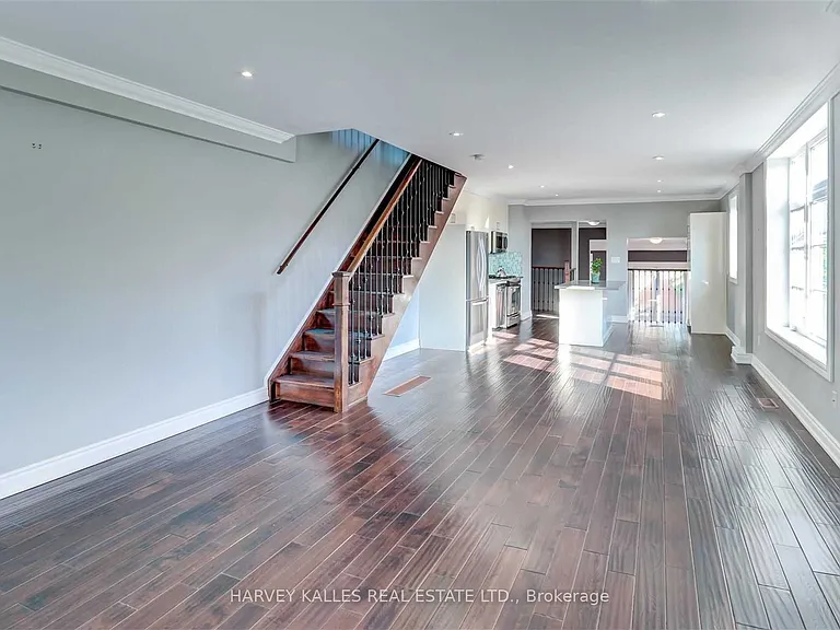 58 Sandford Ave — Photo 4