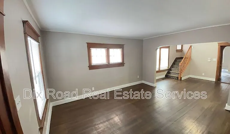 337-339 Knecht Dr #KNECHT 337 — Photo 4