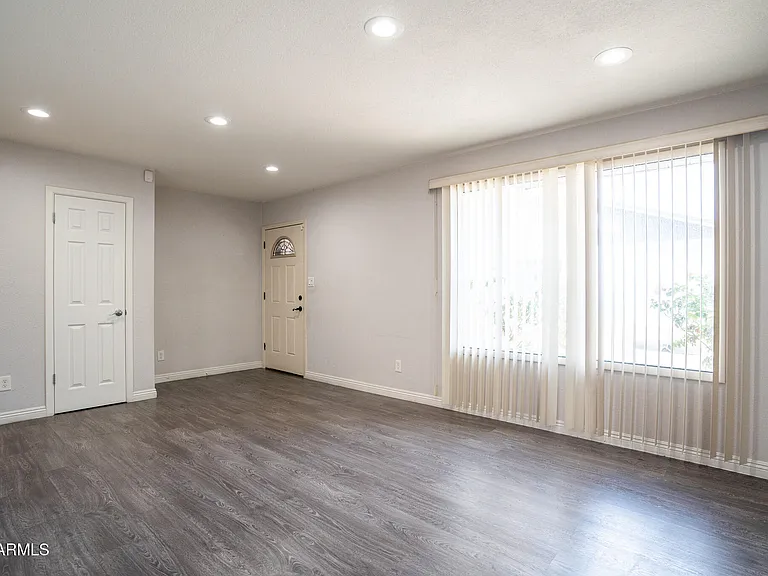 3844 W Lupine Ave — Photo 4