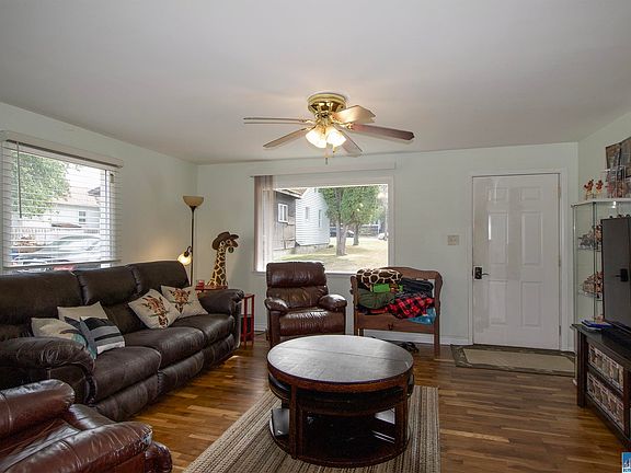 3rd image of 523 E 4th St