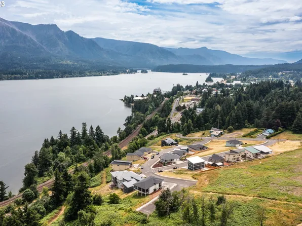 125 NE Basso Cir #43, Stevenson, WA 98648