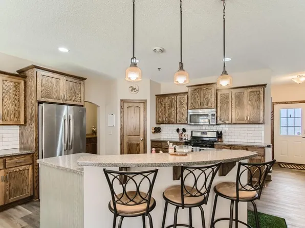 5142 Parker Cir, Robbinsdale, MN 55422