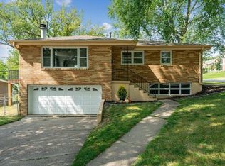 1693 Butterfield Rd, Dubuque, IA 52001