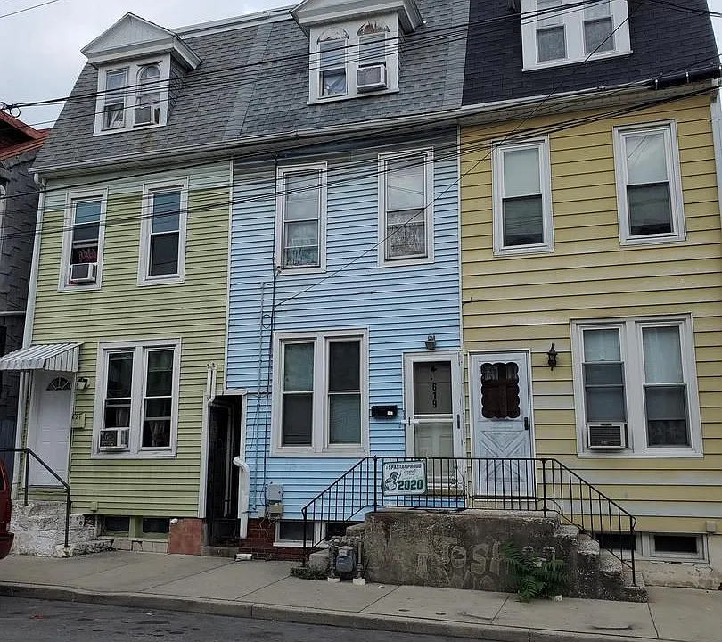 619 W College Ave