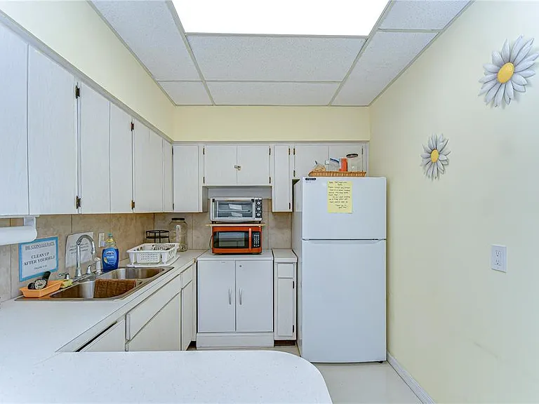 13870 Oakwood Ln — Photo 37