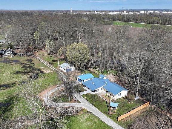 5th image of 3961 Harrington Ln