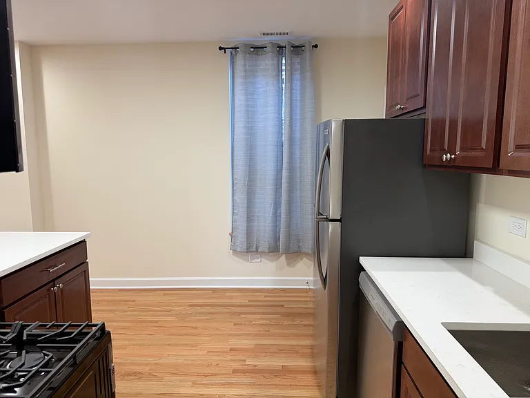 1627 W Superior St #3 — Photo 9