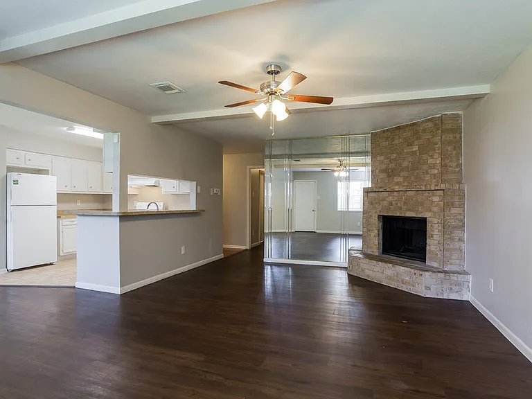 2707 Skelton Dr — Photo 3