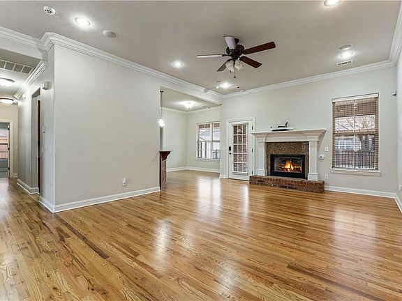 4th image of 1722 W Berkeley Ave
