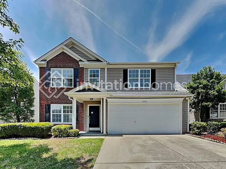 10441 Pickerel Ln — Photo 1
