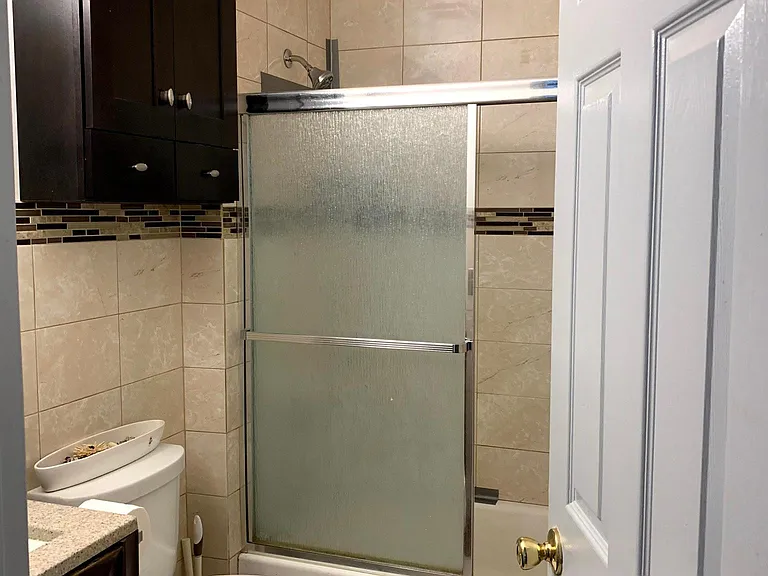 2nd bath room