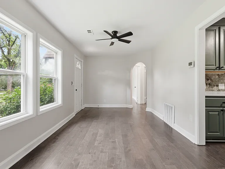5508 Maple St — Photo 2