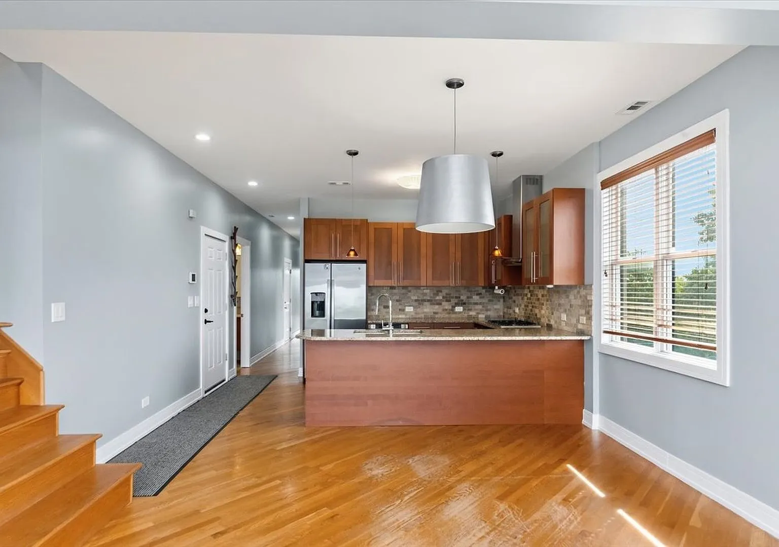 3 bed, 1700 sqft, $2,600 — Photo 3