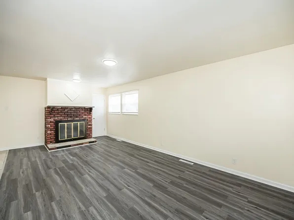 10532 Durness Dr, Saint Louis, MO 63137
