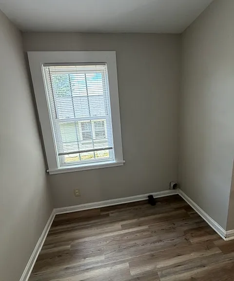 711 Alexander St — Photo 17