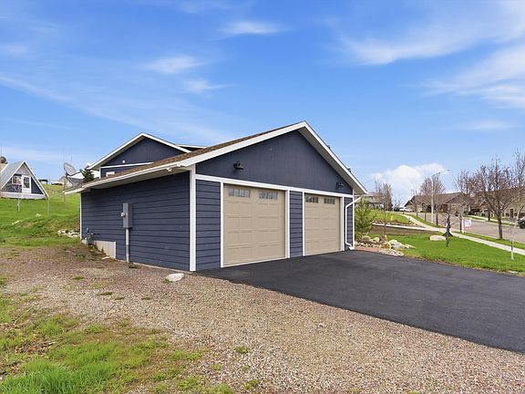 2nd image of 224 Kara Dr
