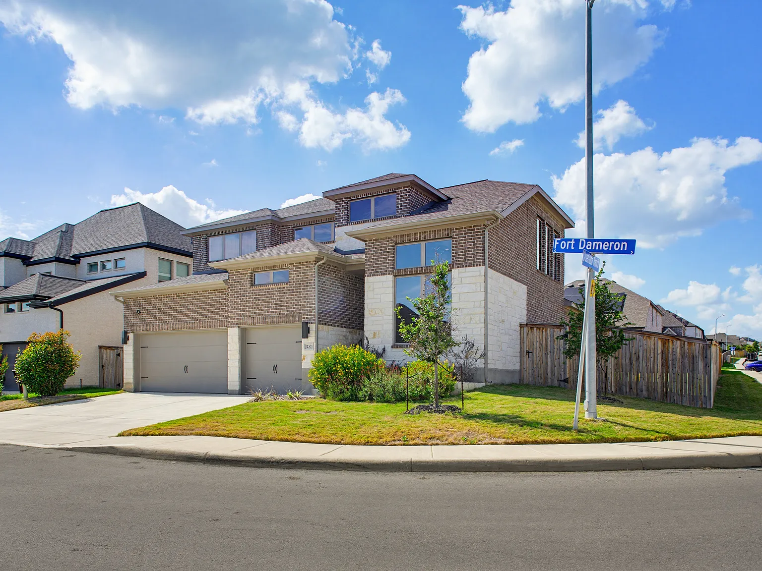 4 bed, 3.5 bath, 3203 sqft, $3,350 — Photo 1