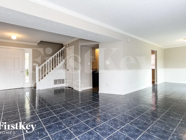 1921 E Werges Ave — Photo 4