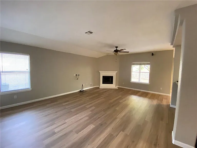1413 Haley Gray Dr — Photo 23