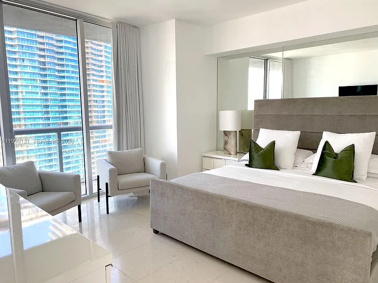 475 Brickell Ave #3915 — Photo 3