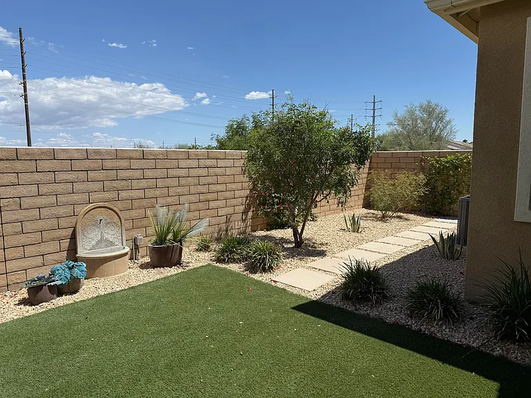 39912 Felicita Pkwy #39912 — Photo 2