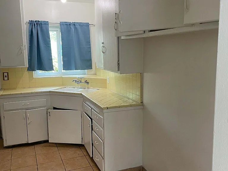1709 N Largo Ave — Photo 6