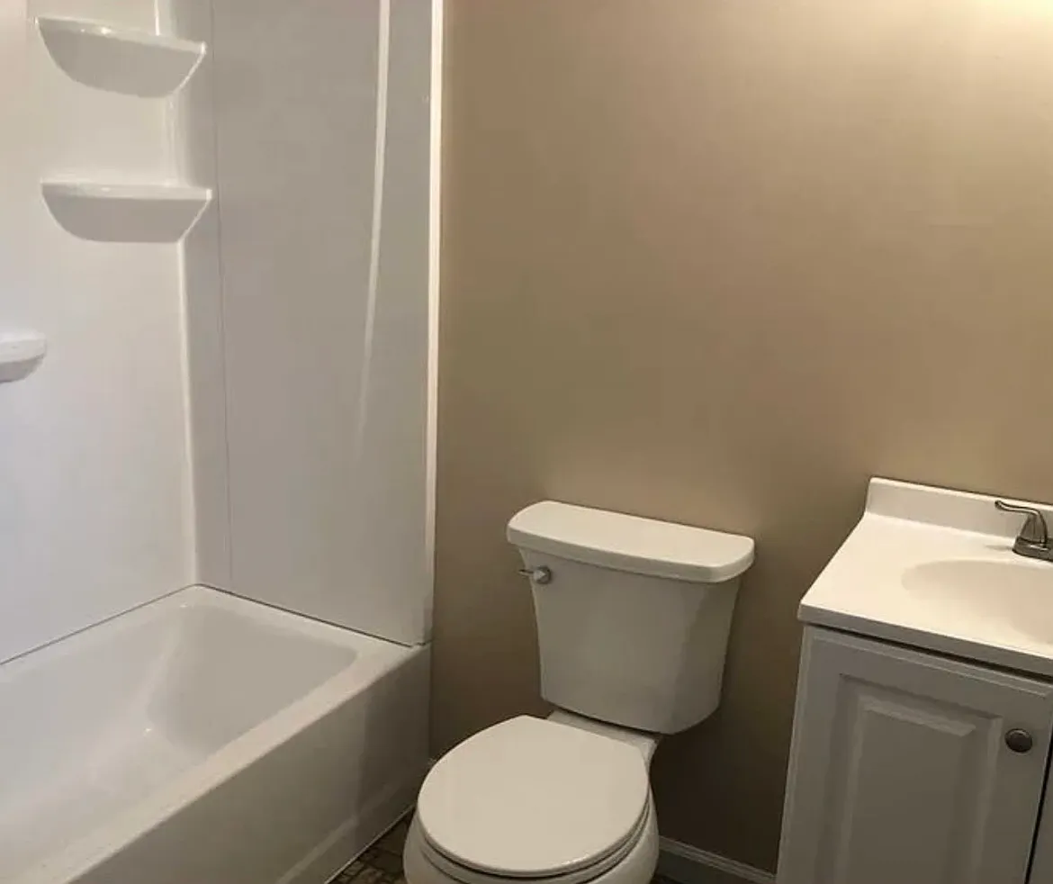 5 bed, 1701 sqft, $3,750 — Photo 4
