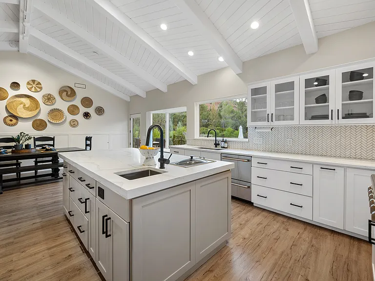 20 Shadow Rock Dr — Photo 10