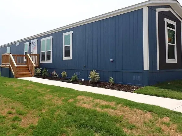 7460 Kitty Hawk Rd, Converse, TX 78109