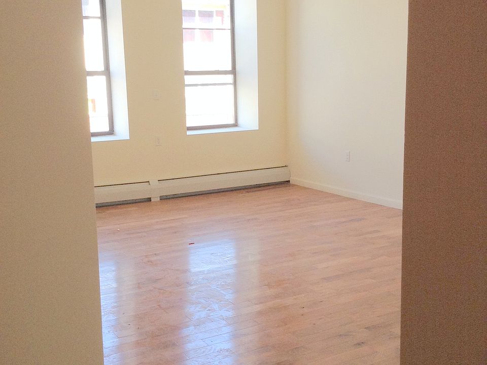 2nd image of 22 Morton St APT 205
