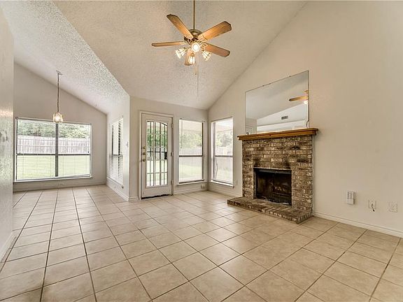4th image of 4824 Saint Thomas Pl