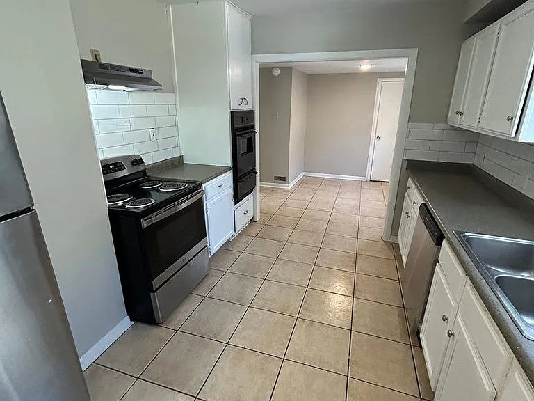 5411 Rockhill Rd — Photo 9