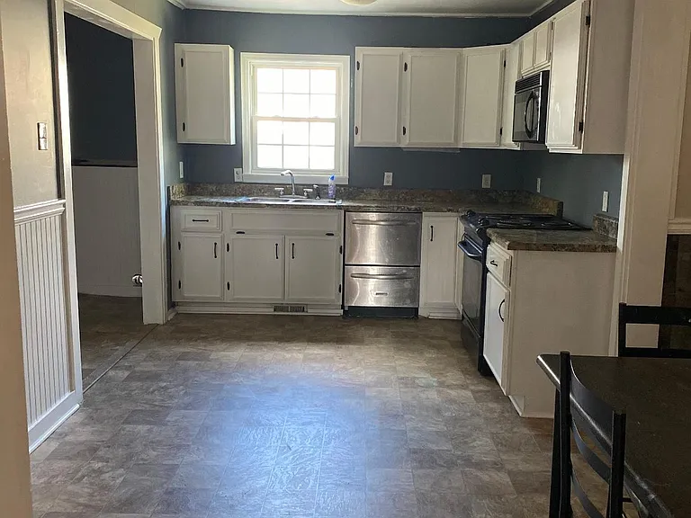 3902 Hawthorne Ave SW — Photo 15