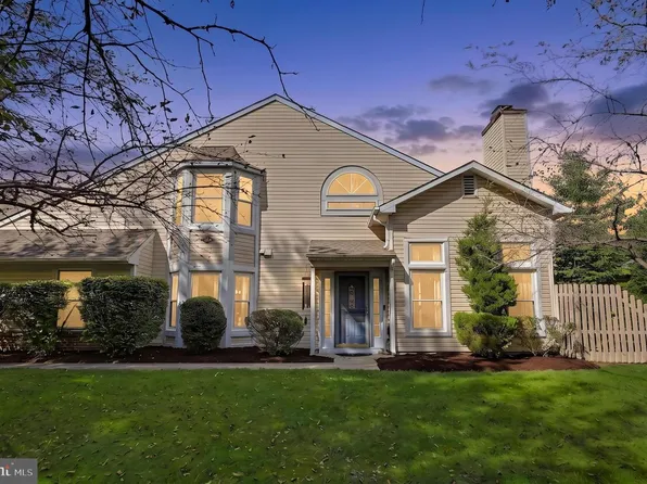 35 Endsleigh Pl, Robbinsville, NJ 08691