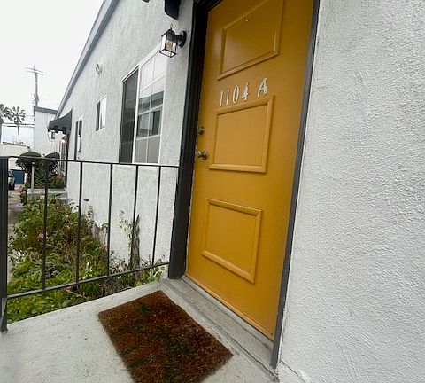 2nd image of 1104 20th St APT A
