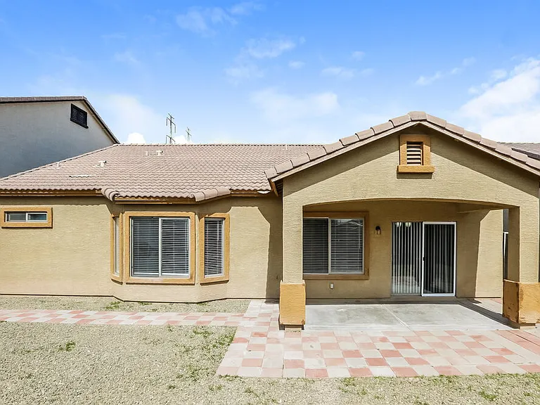 9419 W Elwood St — Photo 16