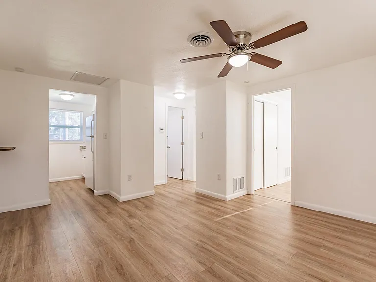 1611 Florence Ave #B — Photo 26
