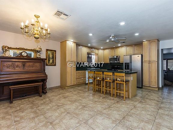 2nd image of 632 Glenwood Ln
