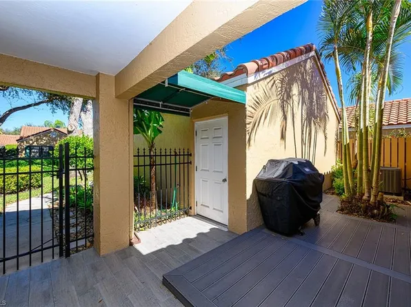 772 Reef Point Cir #55, Naples, FL 34108