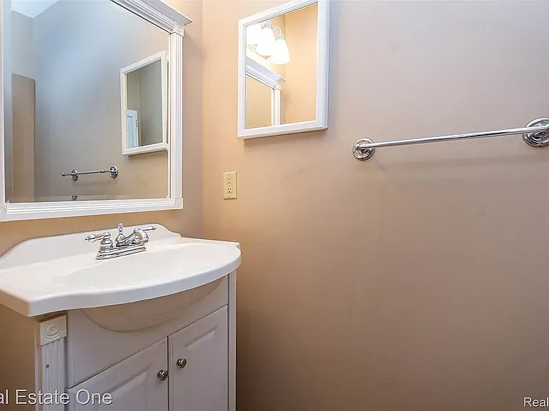1891 Vine Way Dr #33 — Photo 25